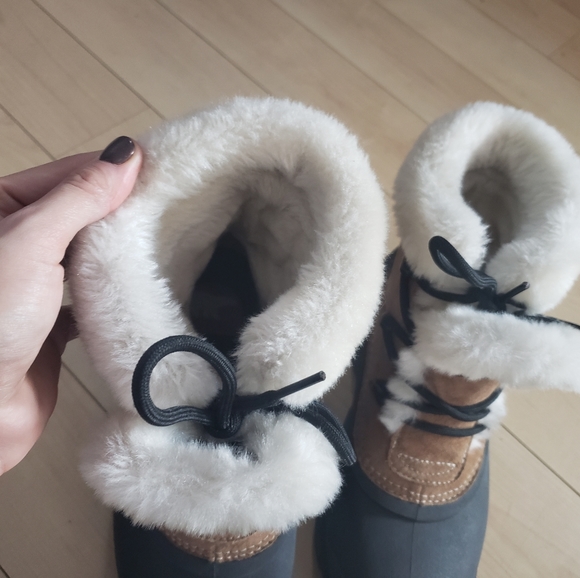 Sorel boots - Picture 4 of 4